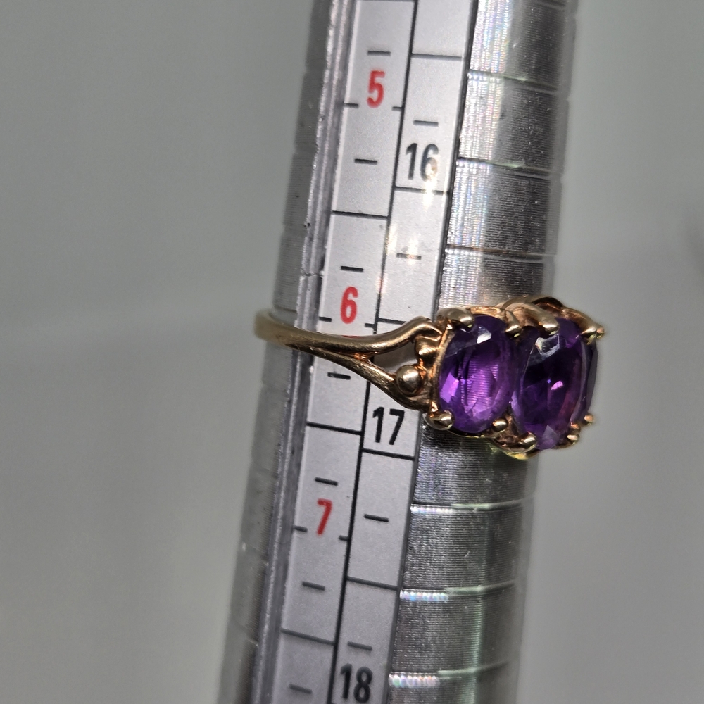 10K Yellow Gold Elegant Trio Amethyst  Purple Gemstone Vintage Ring - Picture 6 of 9